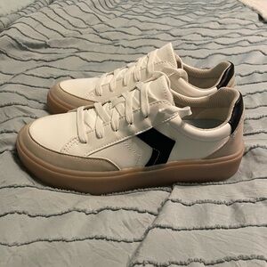 Dr. Scholl’s Madison Lace sneaker. Black and white, with gum sole. Never worn!